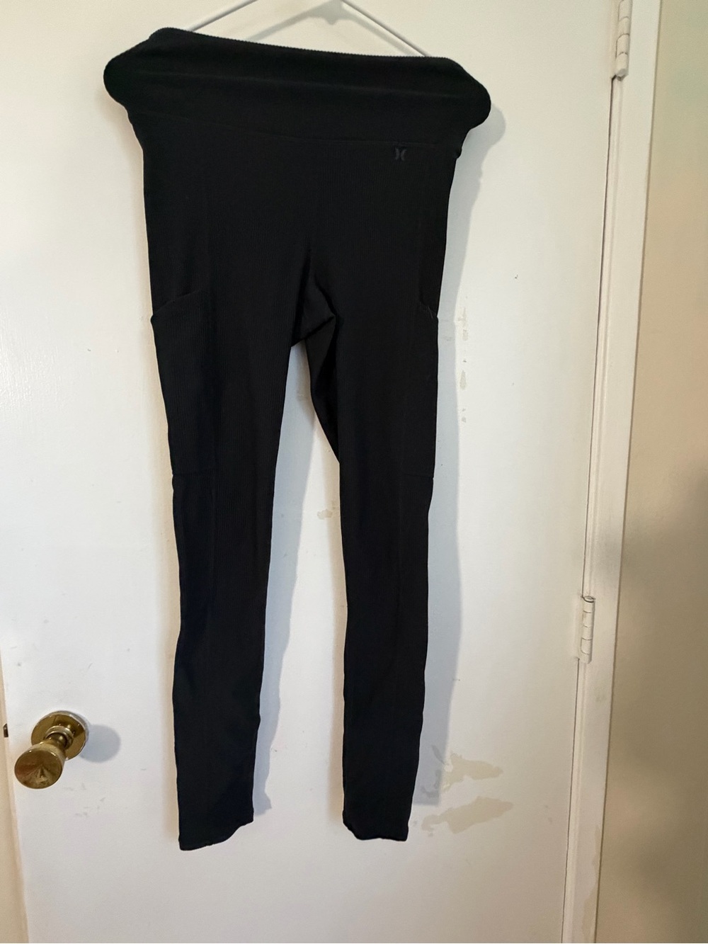 Hurley Black High-Rise Leggings with Side Pockets